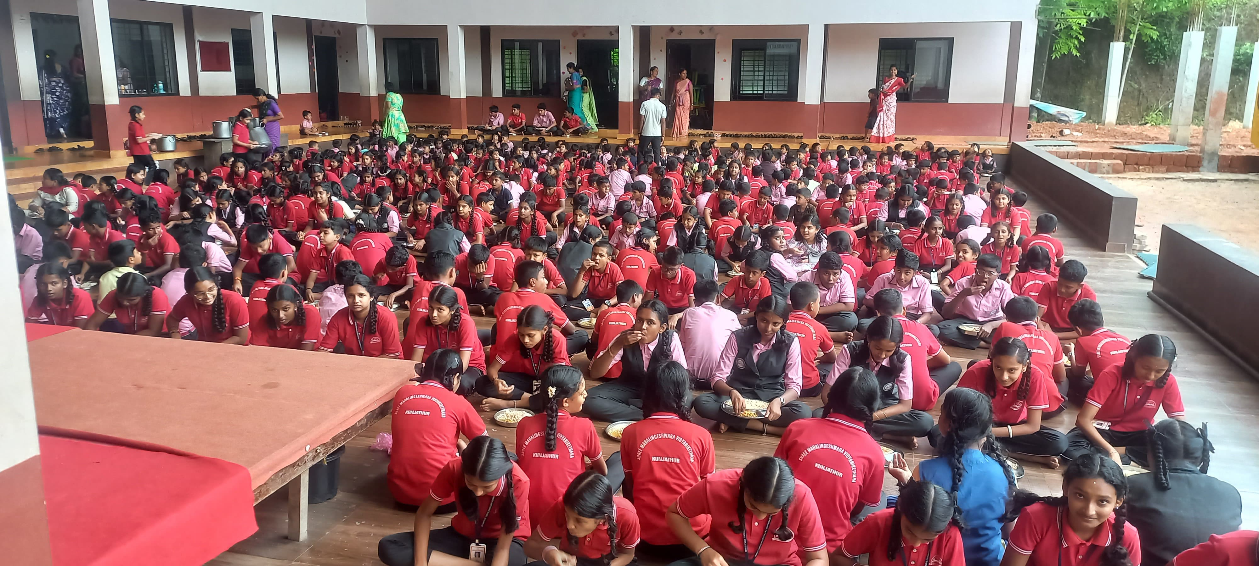 Students engaged in co-curricular activities at Shree Mahalingeshwara Vidyanikethana